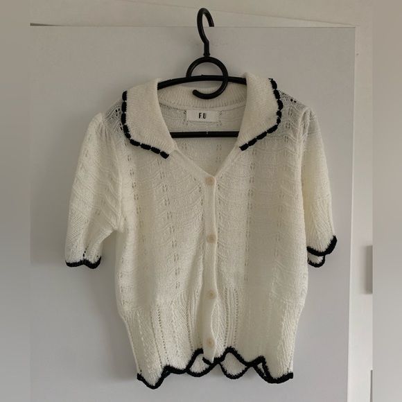 Super Cute Sweater - Picture 1 of 3